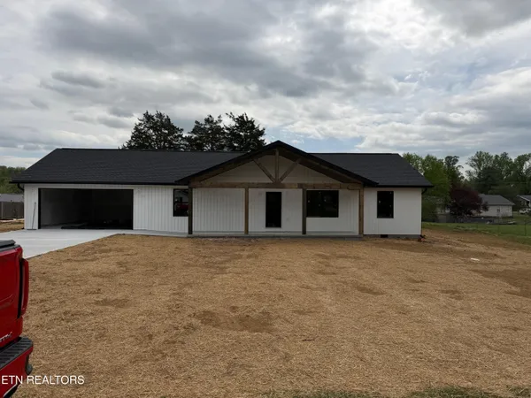 $350,000 | 200 Farris Circle, La Follette, TN 37766