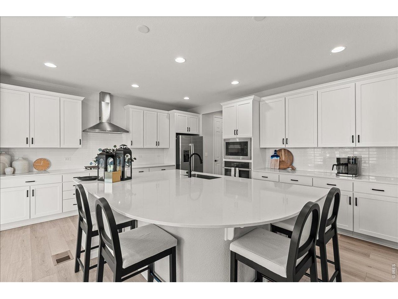 946 Rustling Street Windsor, CO 80550 - Photo 17 of 50 All Appliances Stay!
