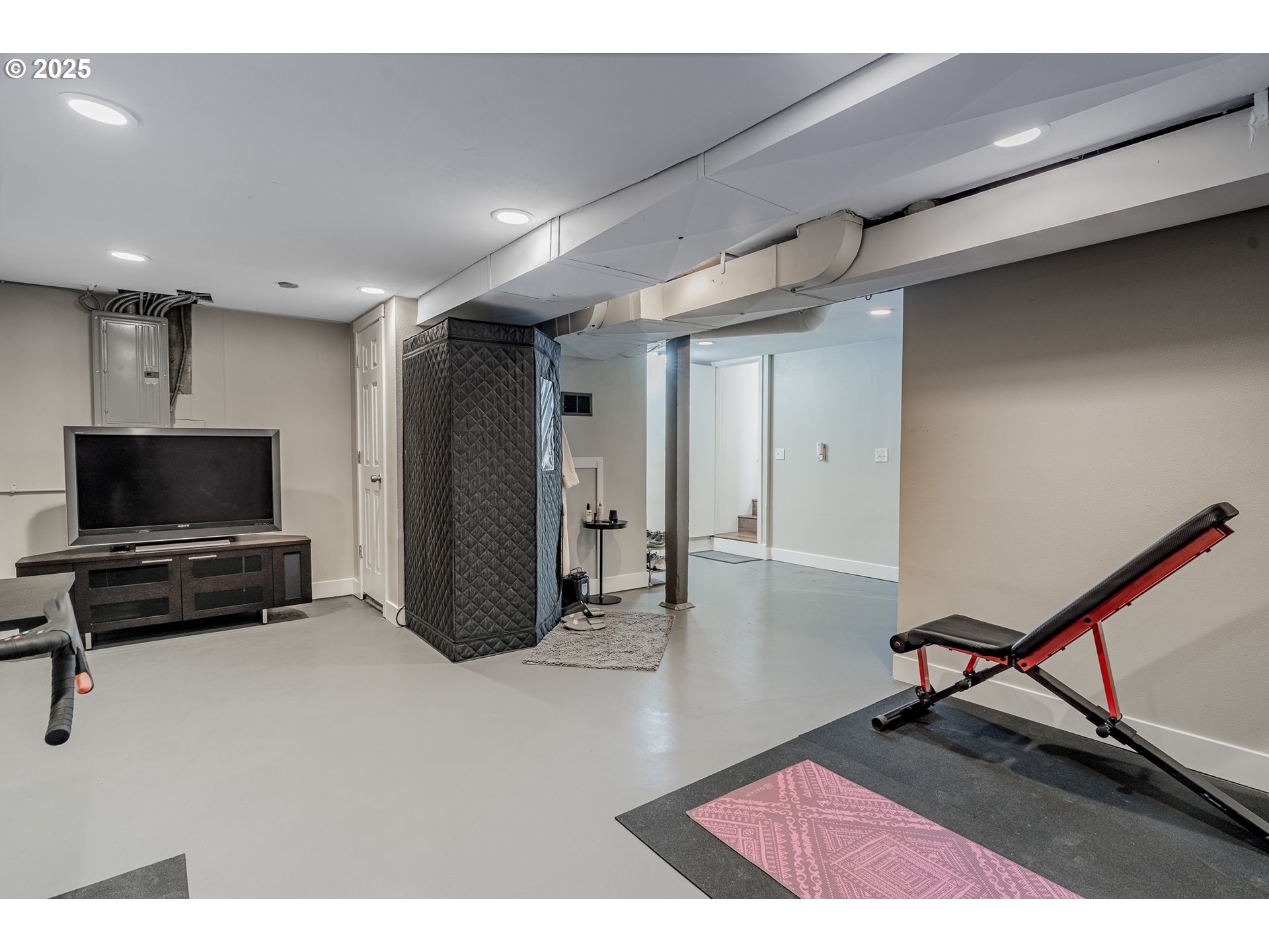 7010 Southwest 35th Avenue Portland, OR 97219 - Photo 25 of 42