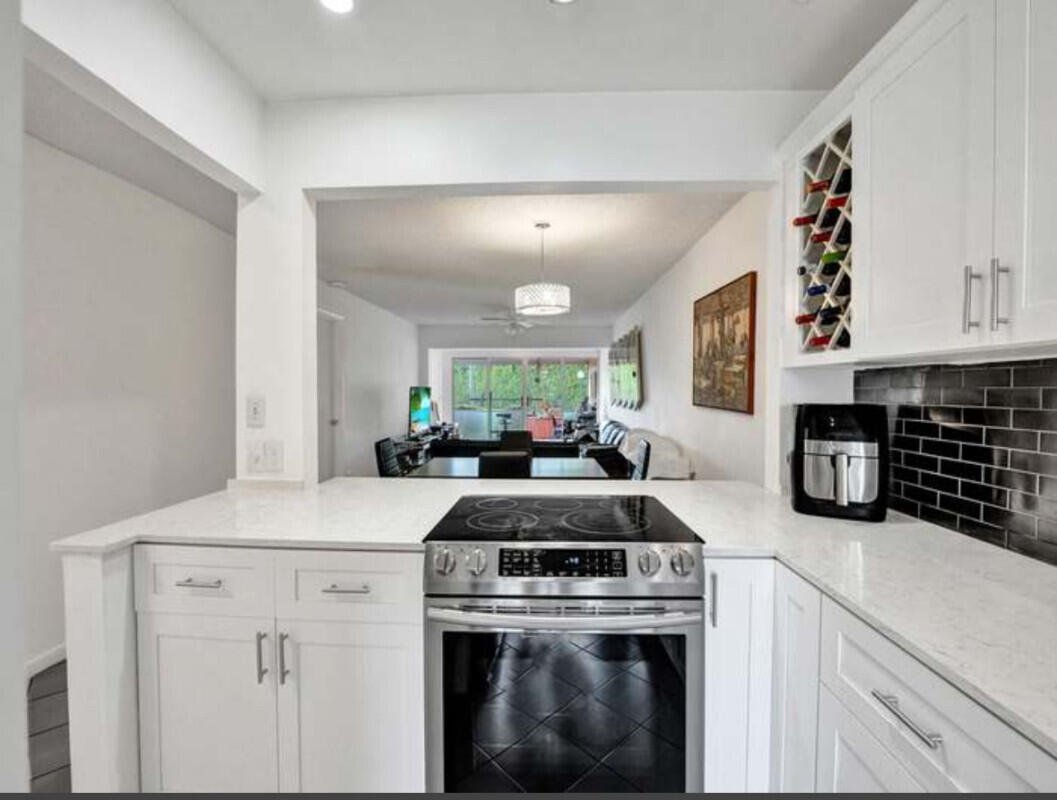 2721 Southwest 13th Street, Unit 101 Delray Beach, FL 33445 - Photo 16 of 18 16
