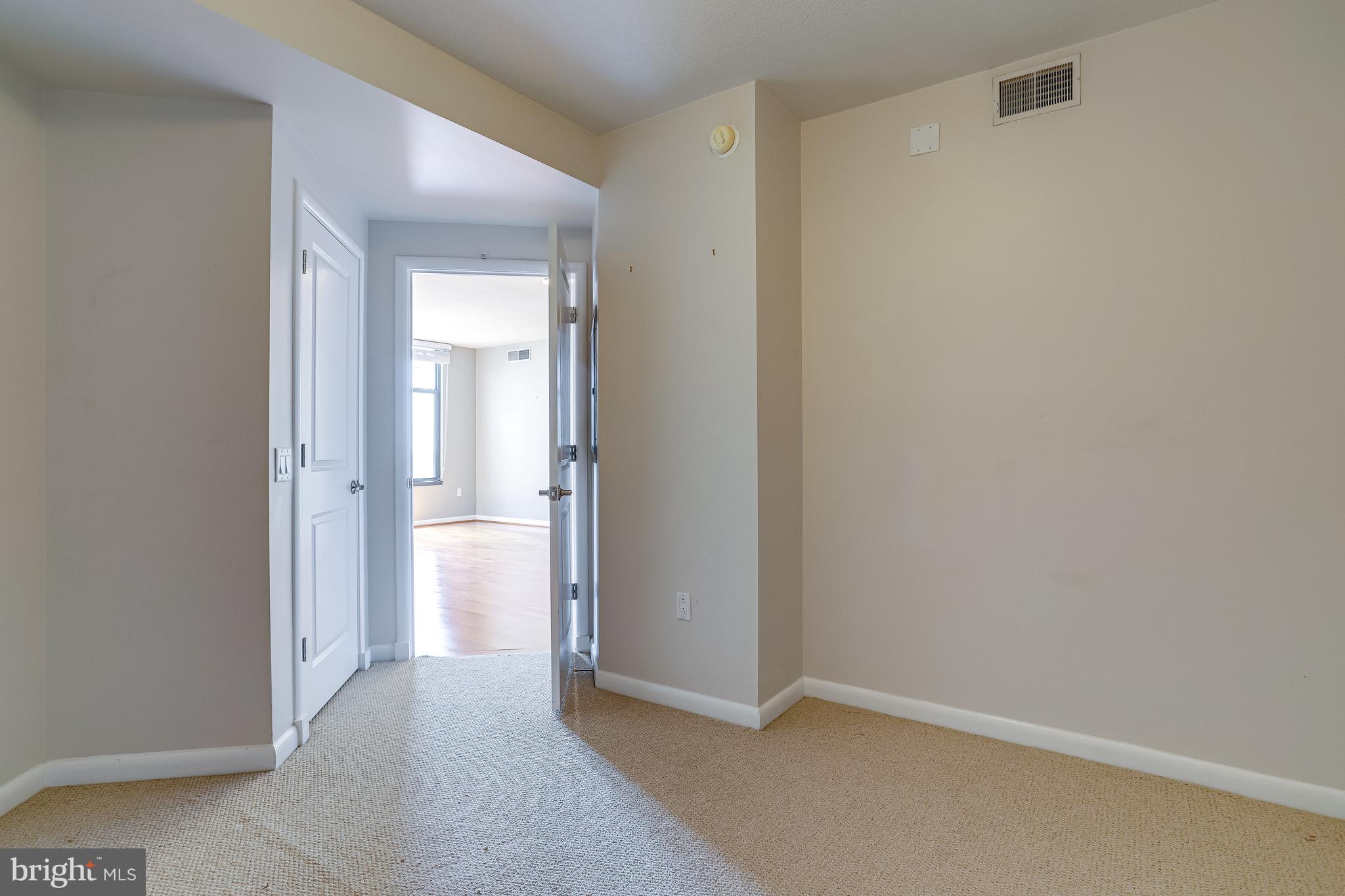 1021 North Garfield Street, Unit 914 Arlington, VA 22201 - Photo 25 of 63 Den/Used as Bedroom