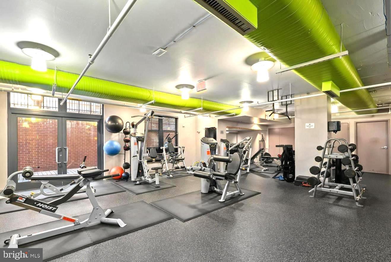 1021 North Garfield Street, Unit 914 Arlington, VA 22201 - Photo 38 of 63 a view of a room with gym equipment