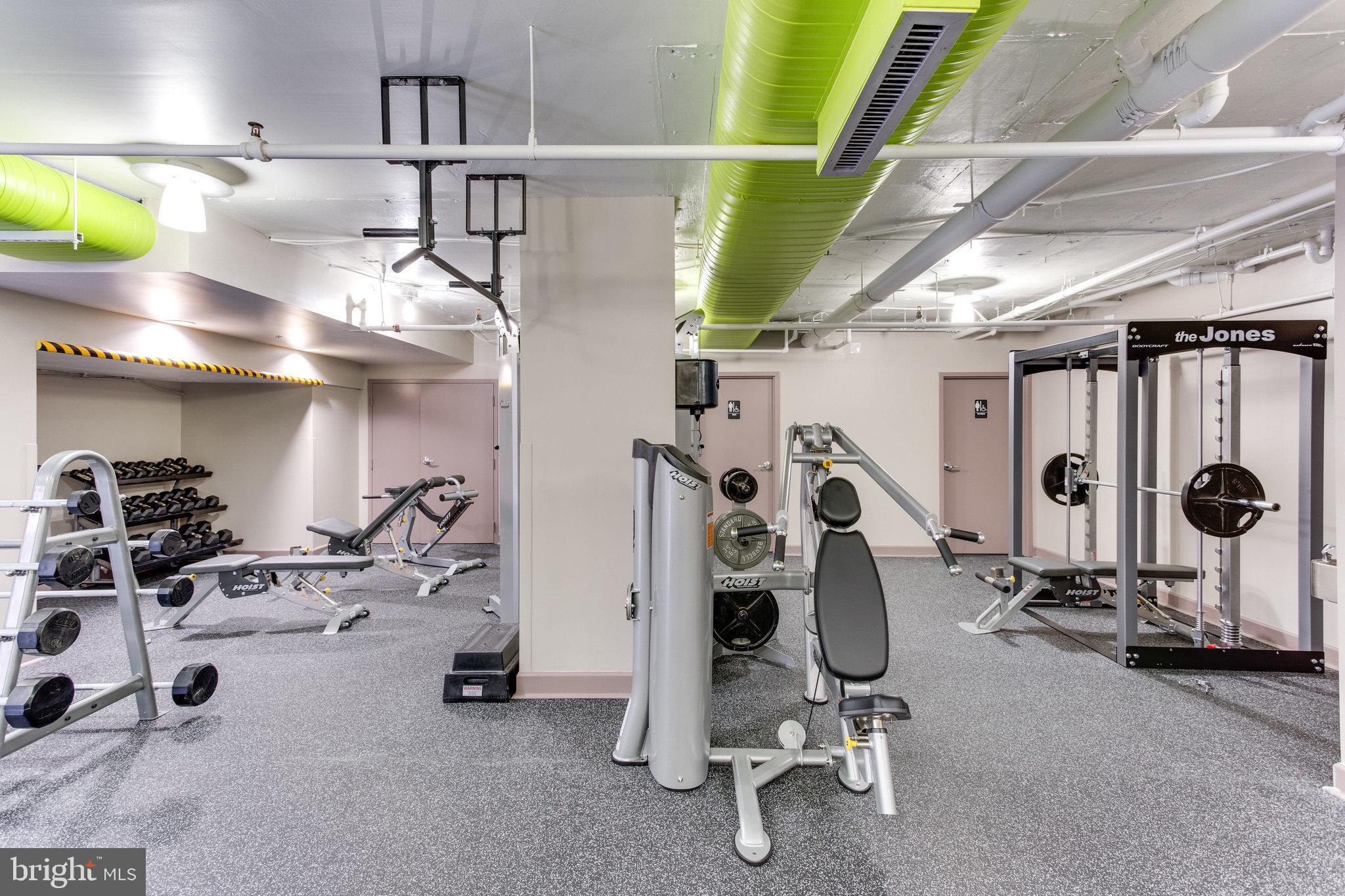 1021 North Garfield Street, Unit 914 Arlington, VA 22201 - Photo 40 of 63 a view of a room with gym equipment