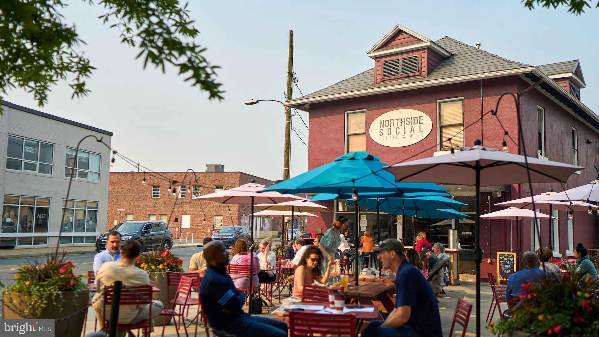 1021 North Garfield Street, Unit 914 Arlington, VA 22201 - Photo 58 of 63 Community Restaurants & Retail
