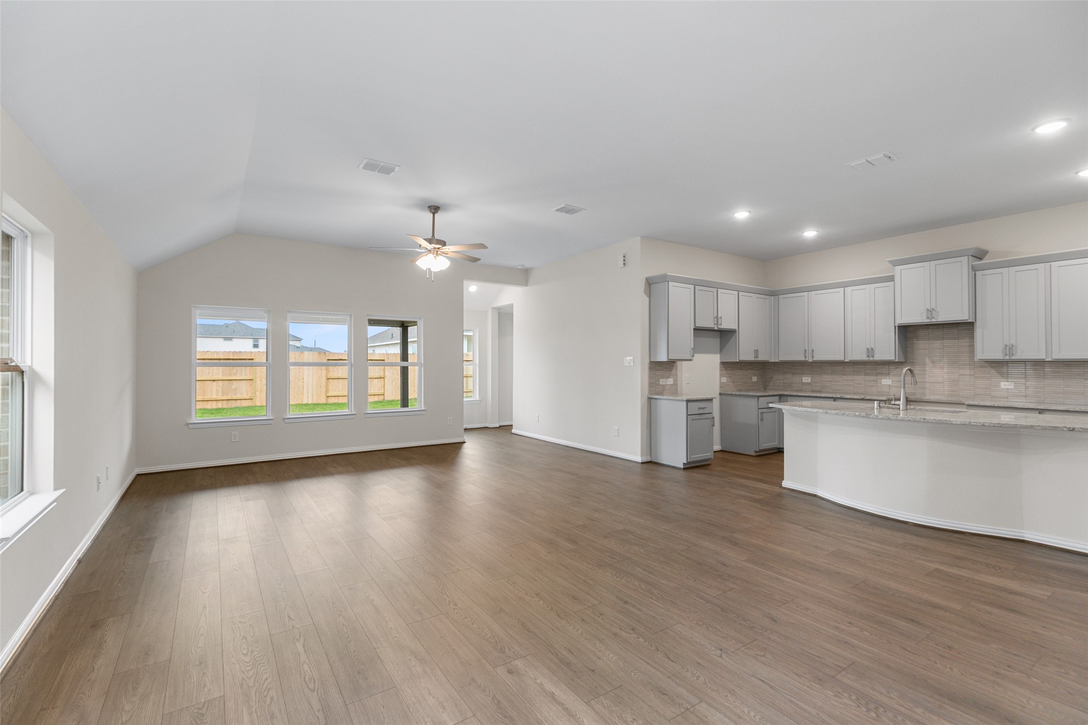 807 Evergreen Frst Lane Rosharon, TX 77583 - Photo 9 of 29