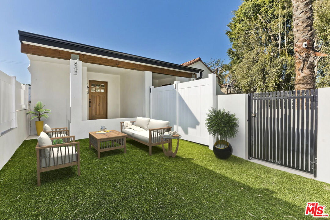 843 North Formosa Ave