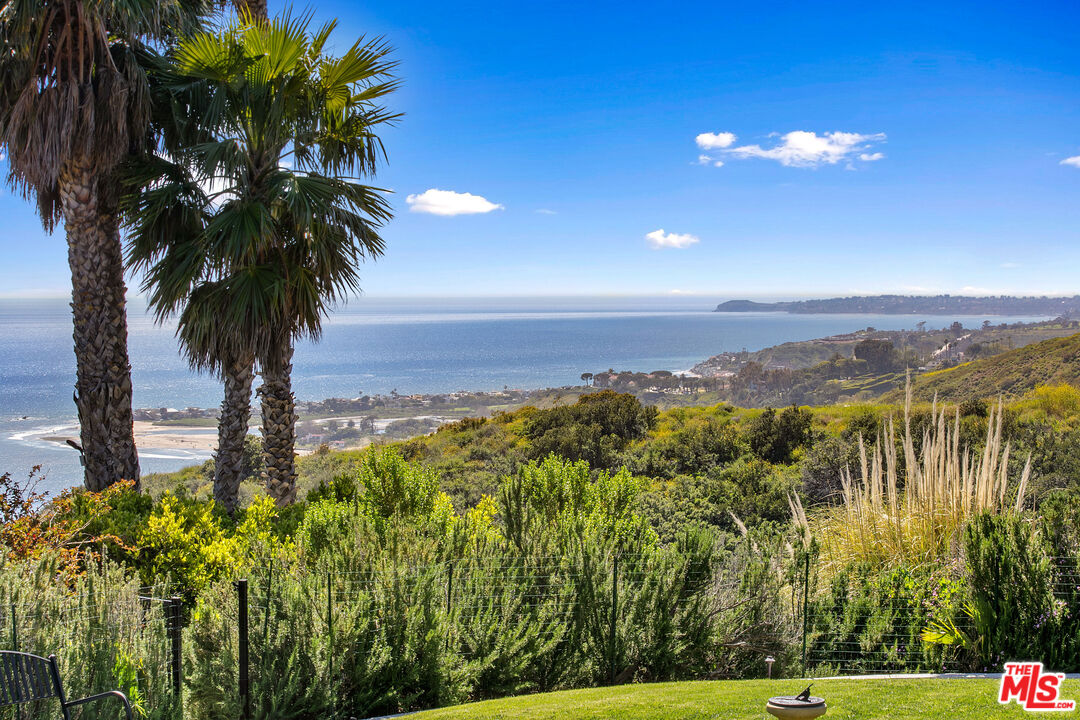 22355 Carbon Mesa Road Malibu, CA 90265 - Photo 12 of 69