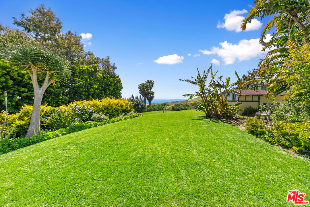 22355 Carbon Mesa Road Malibu, CA 90265 - Photo 18 of 69