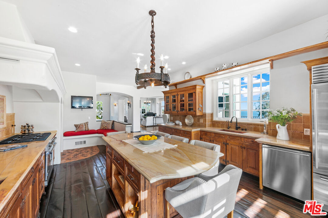 22355 Carbon Mesa Road Malibu, CA 90265 - Photo 33 of 69