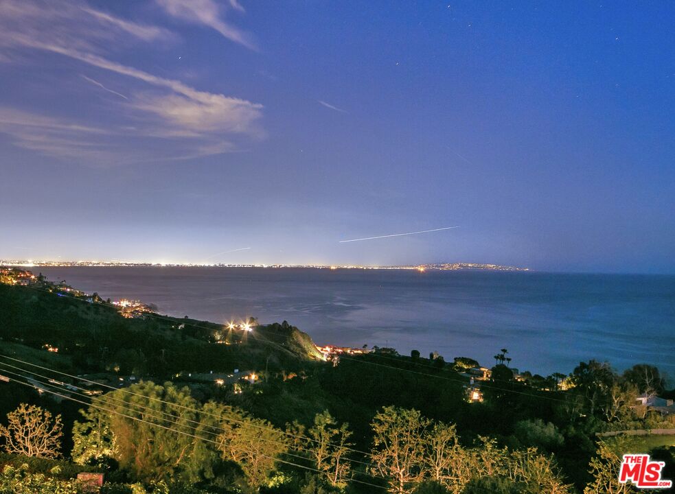 22355 Carbon Mesa Road Malibu, CA 90265 - Photo 5 of 69