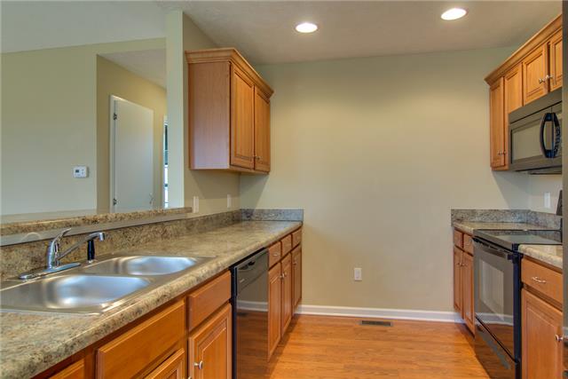 2490 Mt Lebanon Road Lewisburg, TN 37091 - Photo 4 of 15 Full view of the kitchen