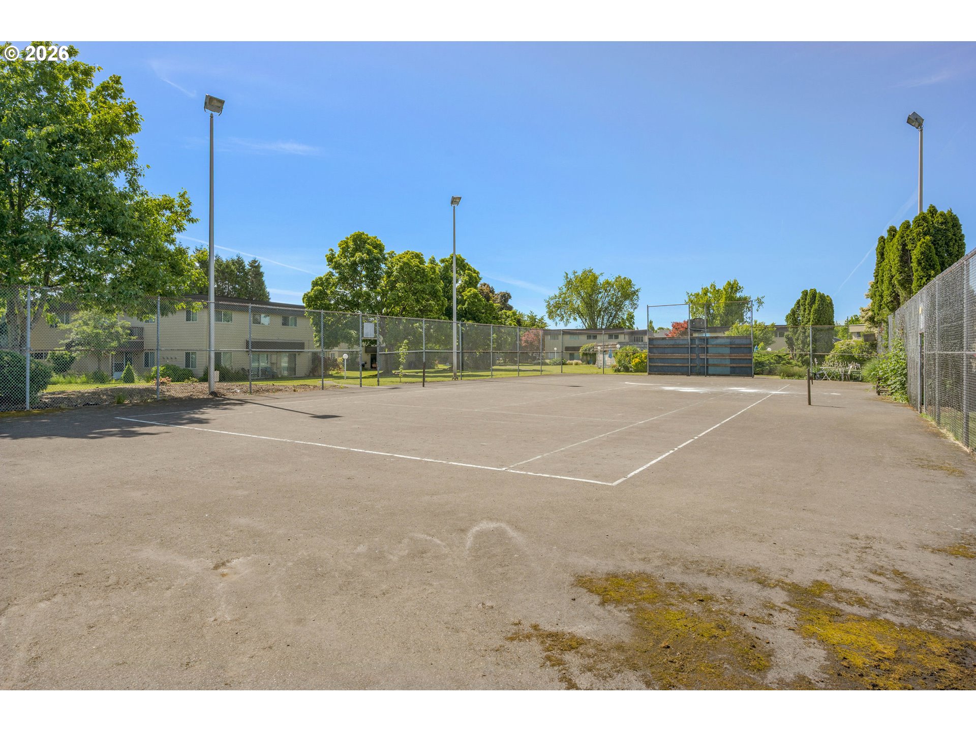 2727 Gateway Street, Unit 18 Springfield, OR 97477 - Photo 31 of 34 a backyard of a house with lots of green space