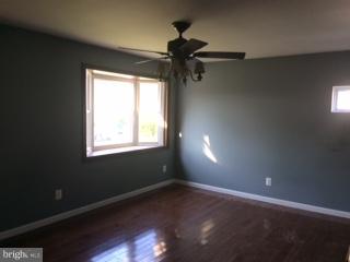 2123 Middleborough Road Baltimore, MD 21221 - Photo 2 of 7 Living Room