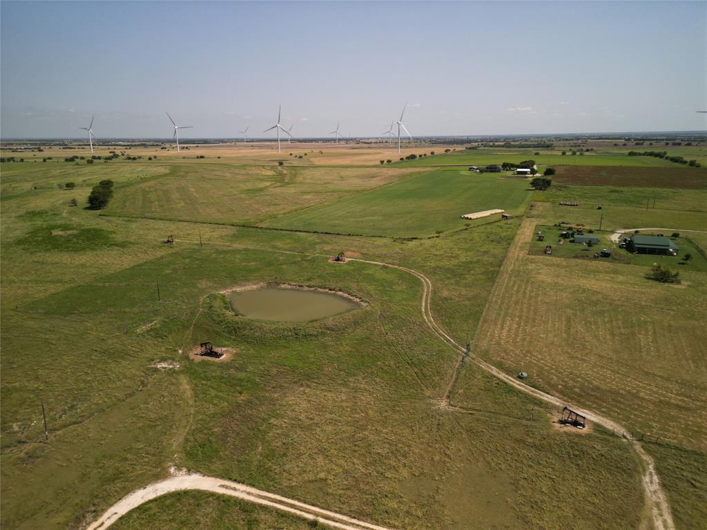 1397 Cr 338 Gainesville Tx 76240 Gainesville, TX 76240 - Photo 35 of 36 a view of a bathroom