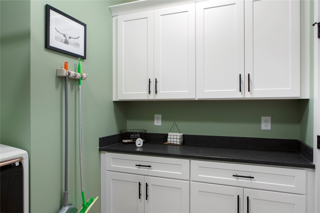 302 West Quincy Road Seneca, SC 29678 - Photo 16 of 41 Laundry Room