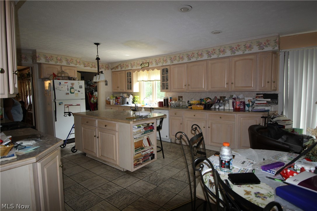 2387 Risher Road Southwest Warren, OH 44481 - Photo 2 of 18