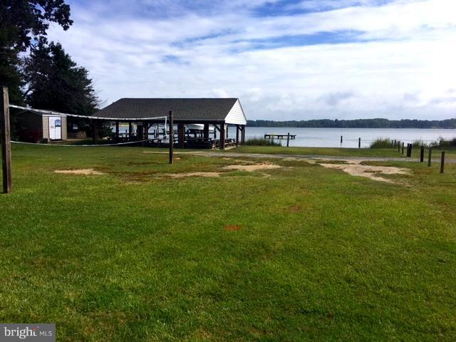 410 Edgewater Road Pasadena, MD 21122 - Photo 23 of 26 Waterfront Comm. Pavilion and Beach