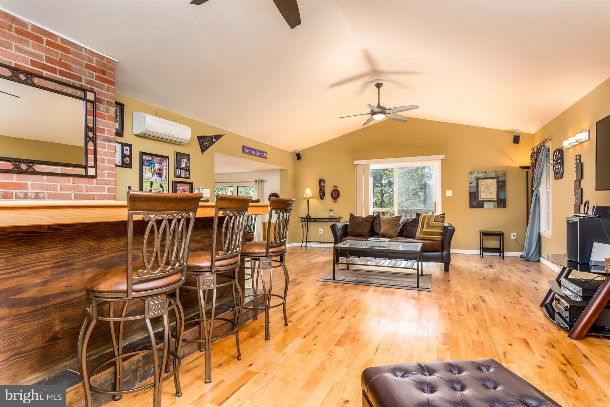 410 Edgewater Road Pasadena, MD 21122 - Photo 5 of 26 Family Room