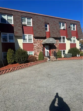 $180,000 | 424 Smithfield Avenue, Unit 1, Pawtucket, RI 02860