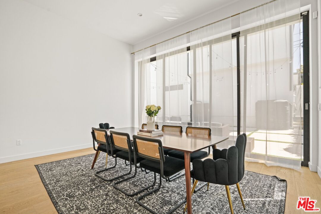 12136 Clarkson Road Los Angeles, CA 90064 - Photo 11 of 38