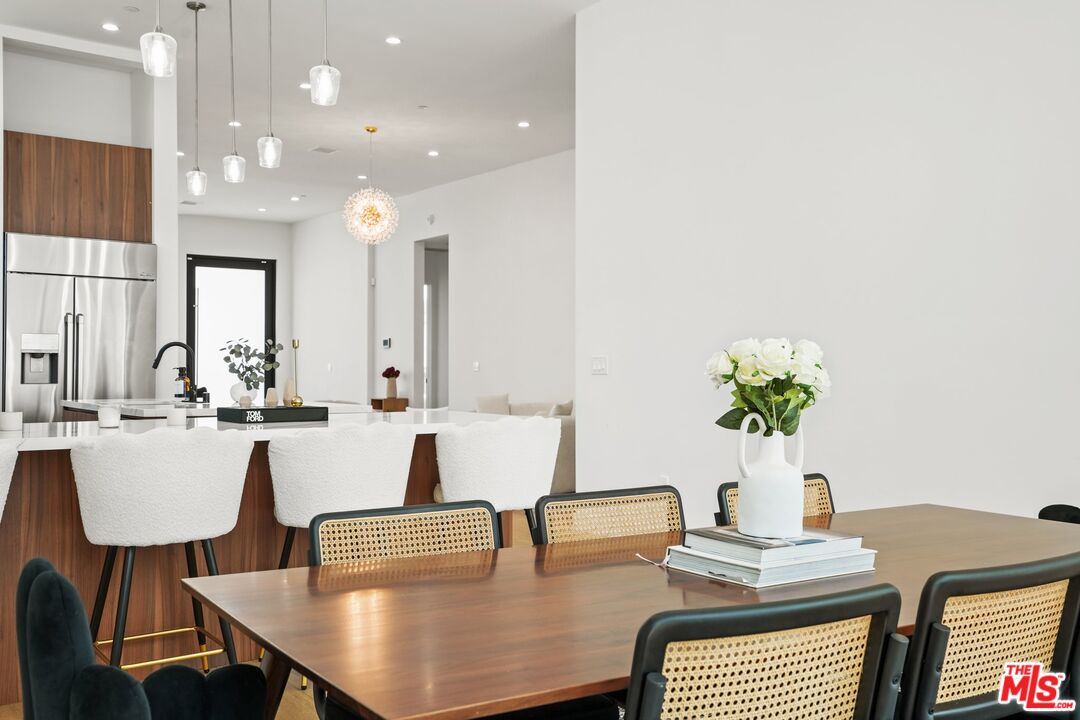 12136 Clarkson Road Los Angeles, CA 90064 - Photo 13 of 38
