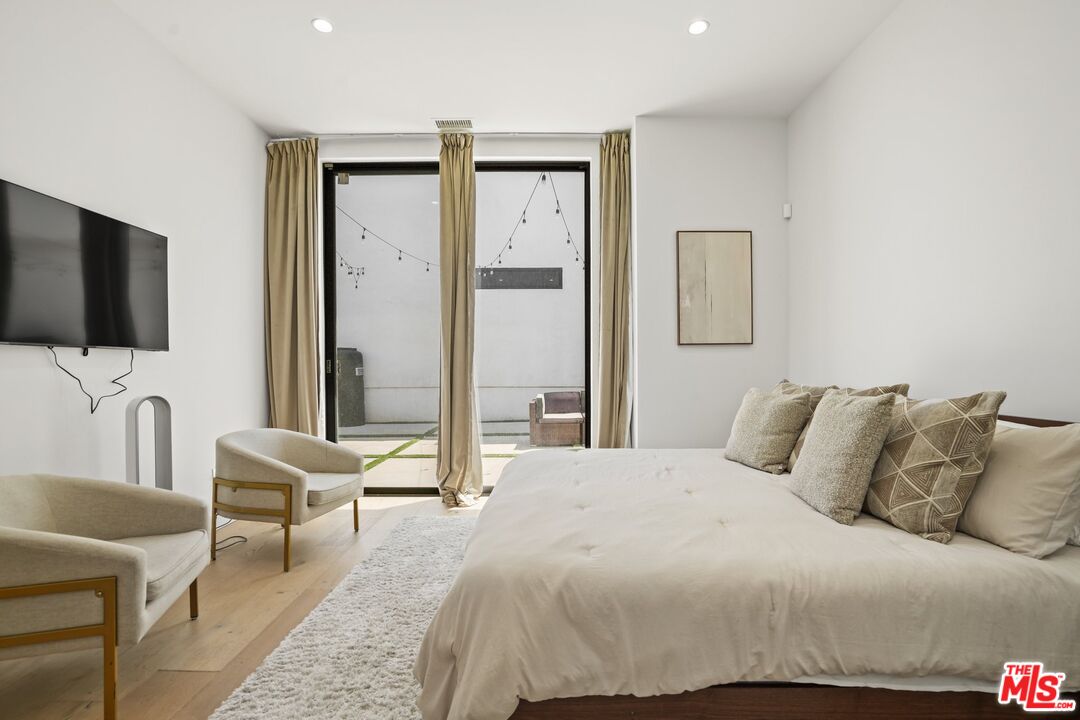 12136 Clarkson Road Los Angeles, CA 90064 - Photo 17 of 38