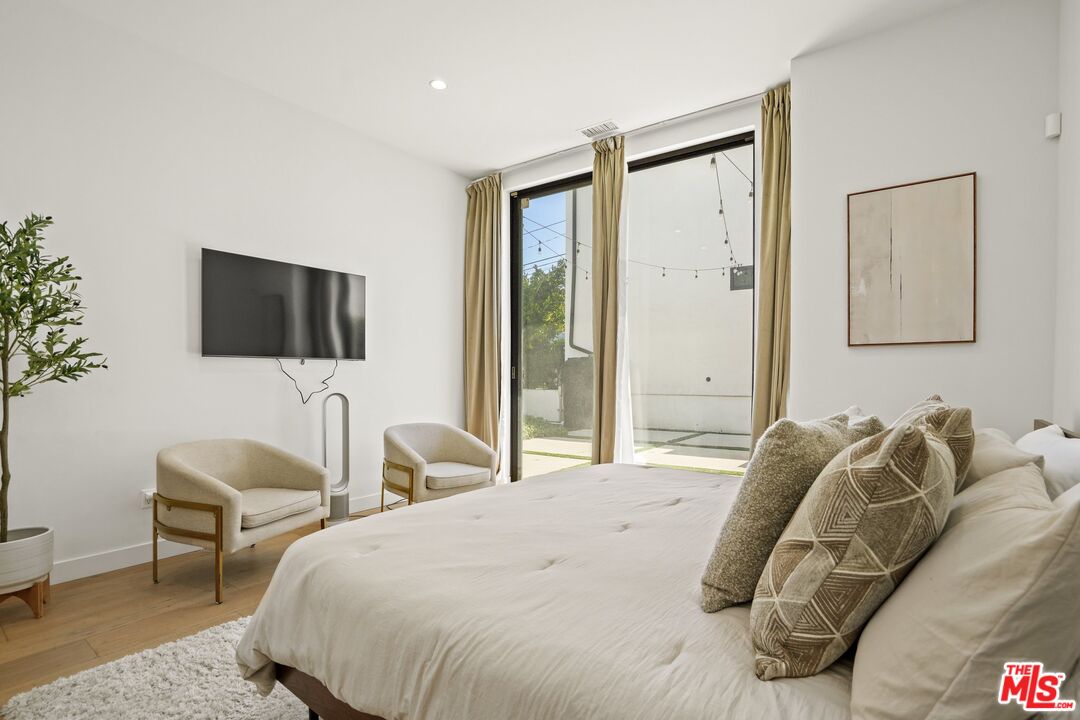 12136 Clarkson Road Los Angeles, CA 90064 - Photo 18 of 38