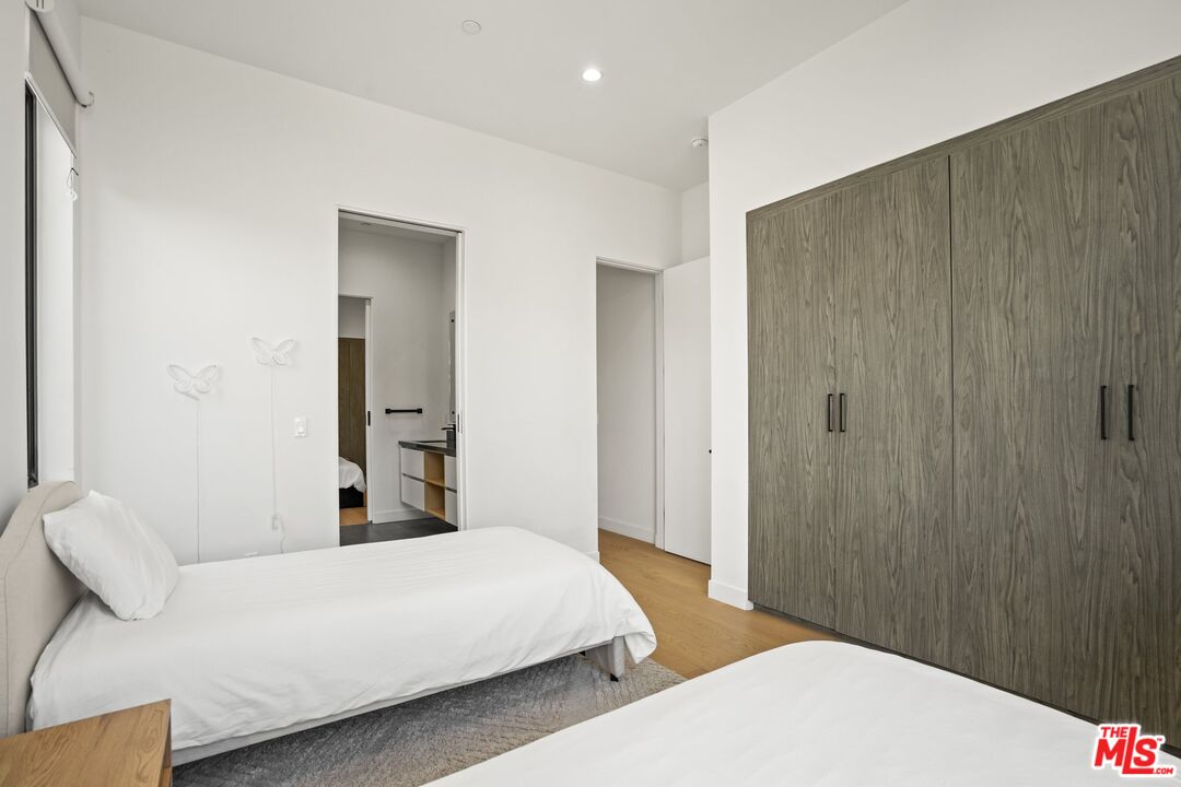12136 Clarkson Road Los Angeles, CA 90064 - Photo 27 of 38