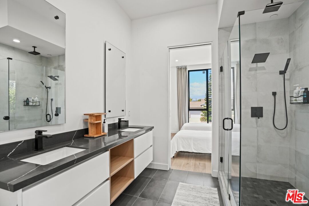 12136 Clarkson Road Los Angeles, CA 90064 - Photo 29 of 38
