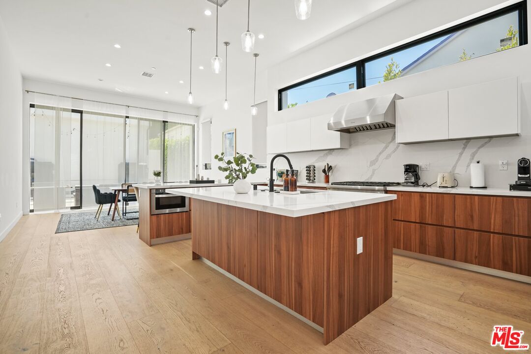 12136 Clarkson Road Los Angeles, CA 90064 - Photo 8 of 38