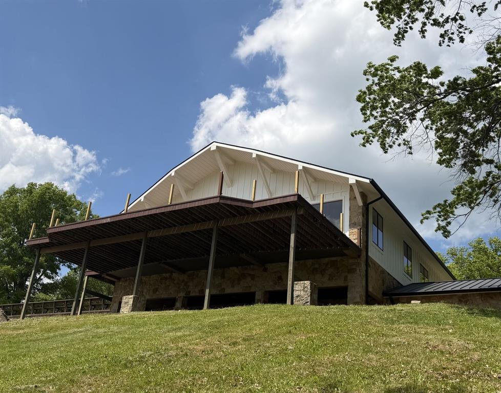 499 Freeport Road Freeport, PA 16229 - Photo 10 of 21 Rear Deck