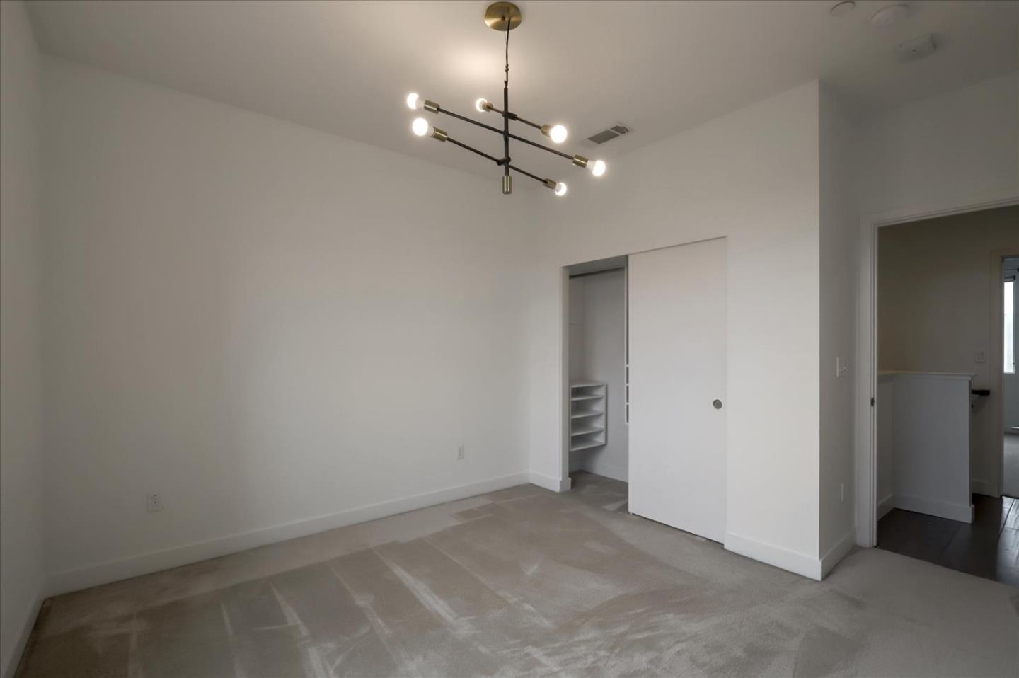 1405 Pullman Way Oakland, CA 94607 - Photo 20 of 36 a view of a room with a ceiling fan