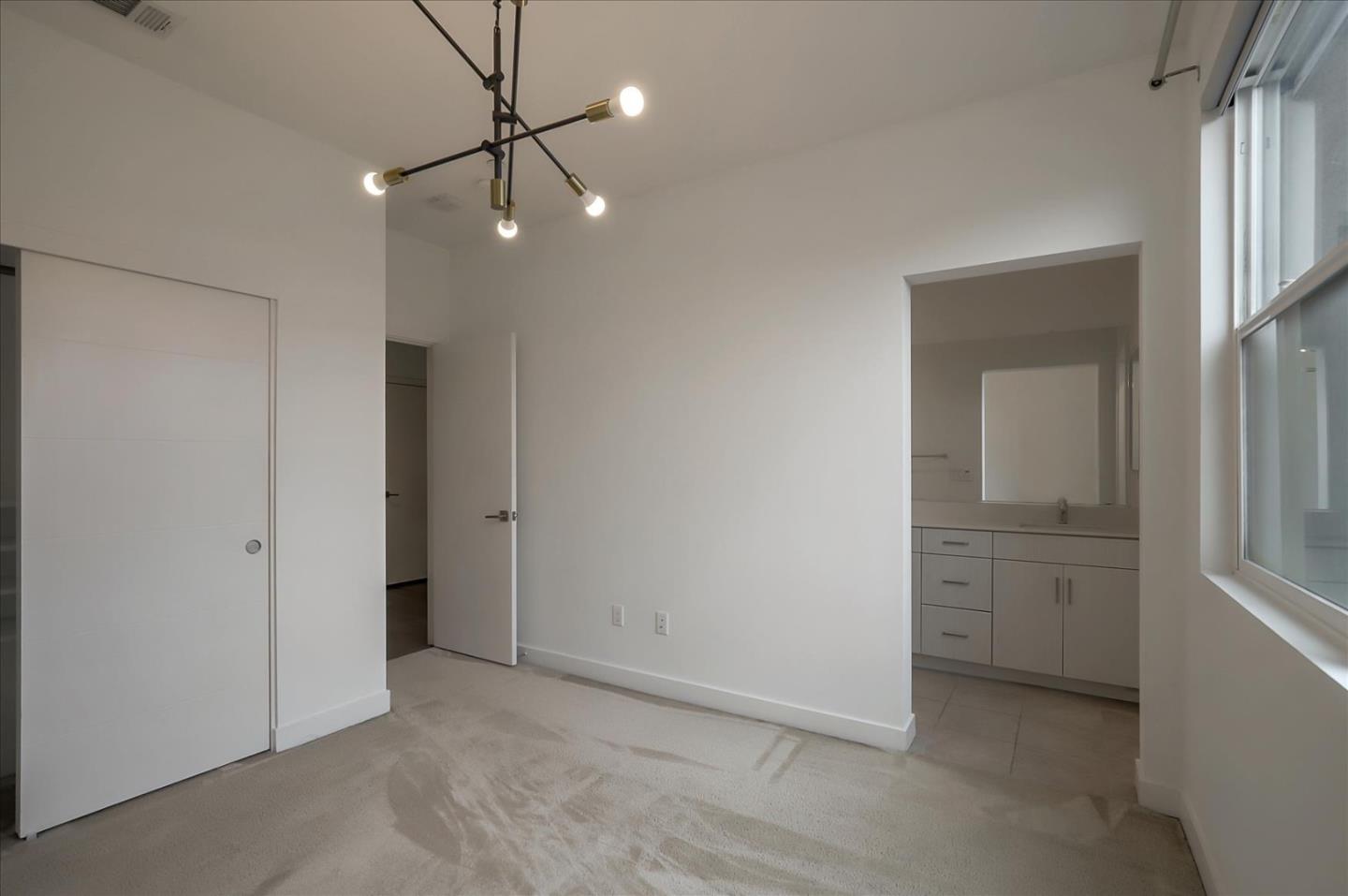 1405 Pullman Way Oakland, CA 94607 - Photo 22 of 36