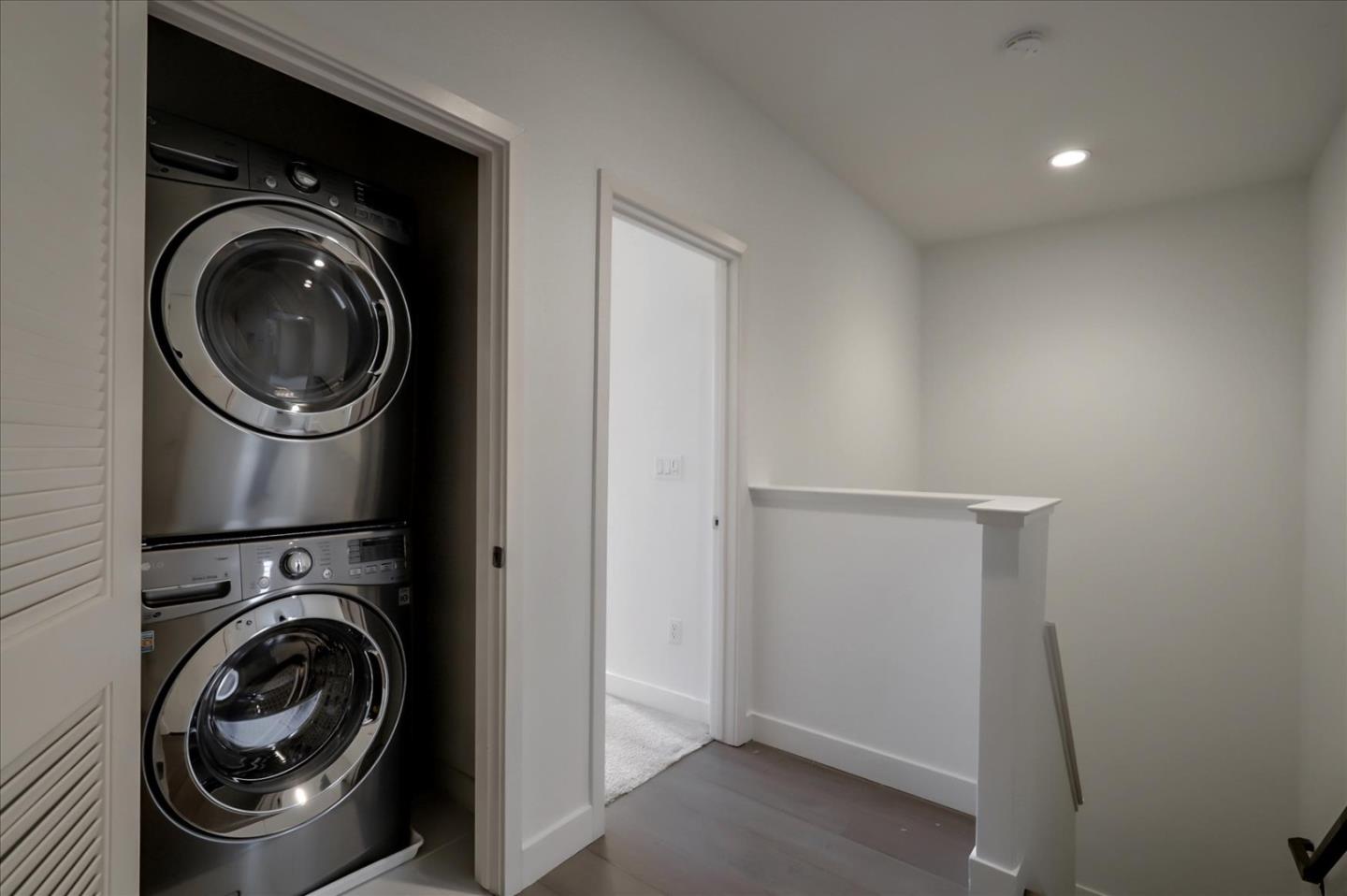 1405 Pullman Way Oakland, CA 94607 - Photo 33 of 36 a utility room with dryer and washer