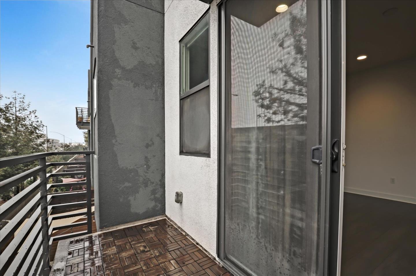 1405 Pullman Way Oakland, CA 94607 - Photo 35 of 36 a bathroom with a shower and a sink
