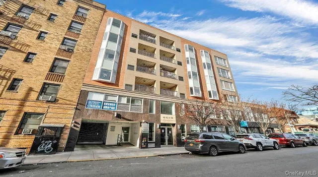 $699,999 | 140-75 Ash Avenue, Unit 4B | Flushing