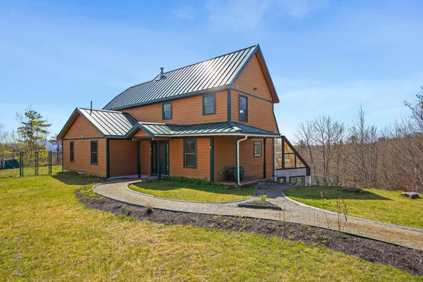 $979,000 | 36 New Road, Meredith, NH 03253