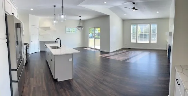 a view of back yard of the house