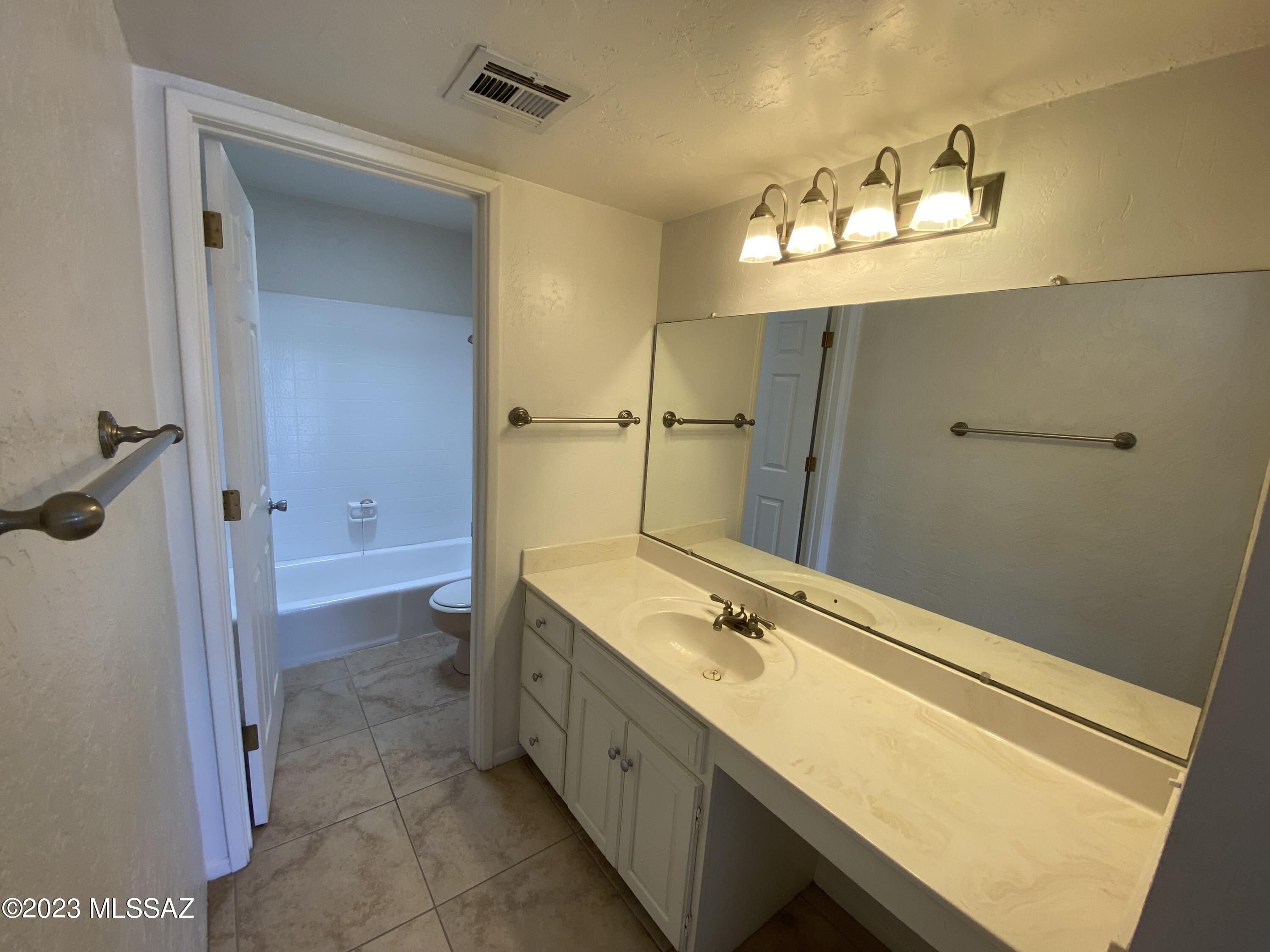 625 South Prudence Road, Unit 206 Tucson, AZ 85710 - Photo 15 of 18