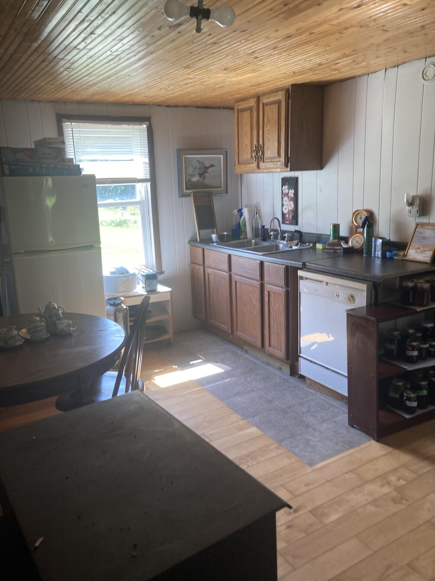 332 Seymour Road Chateaugay, NY 12920 - Photo 3 of 23