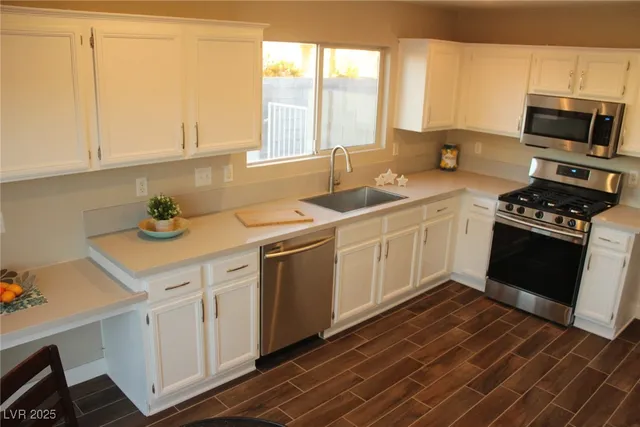 $1,850 | 8366 Woodland Prairie Avenue, Las Vegas, NV 89129
