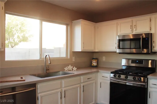 $1,850 | 8366 Woodland Prairie Avenue, Las Vegas, NV 89129