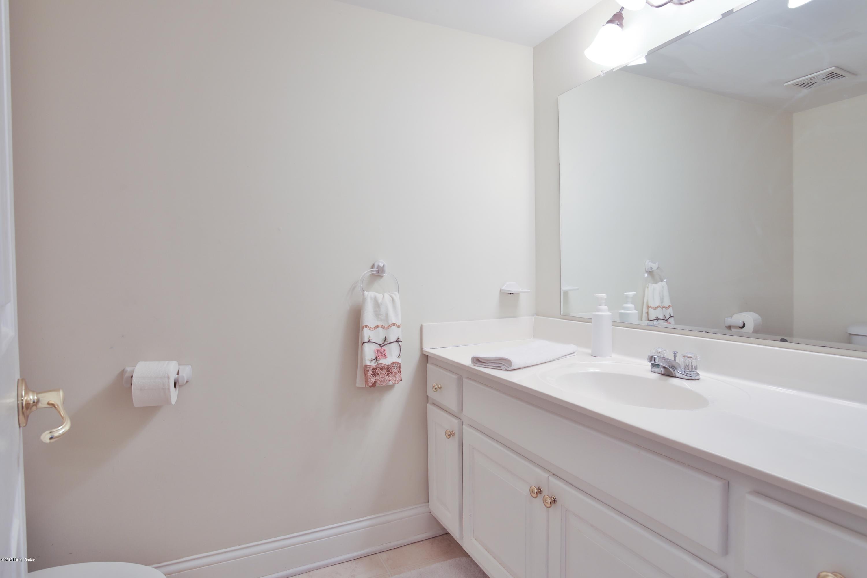 12605 Ridgemoor Drive Prospect, KY 40059 - Photo 27 of 30 Lower level half bath