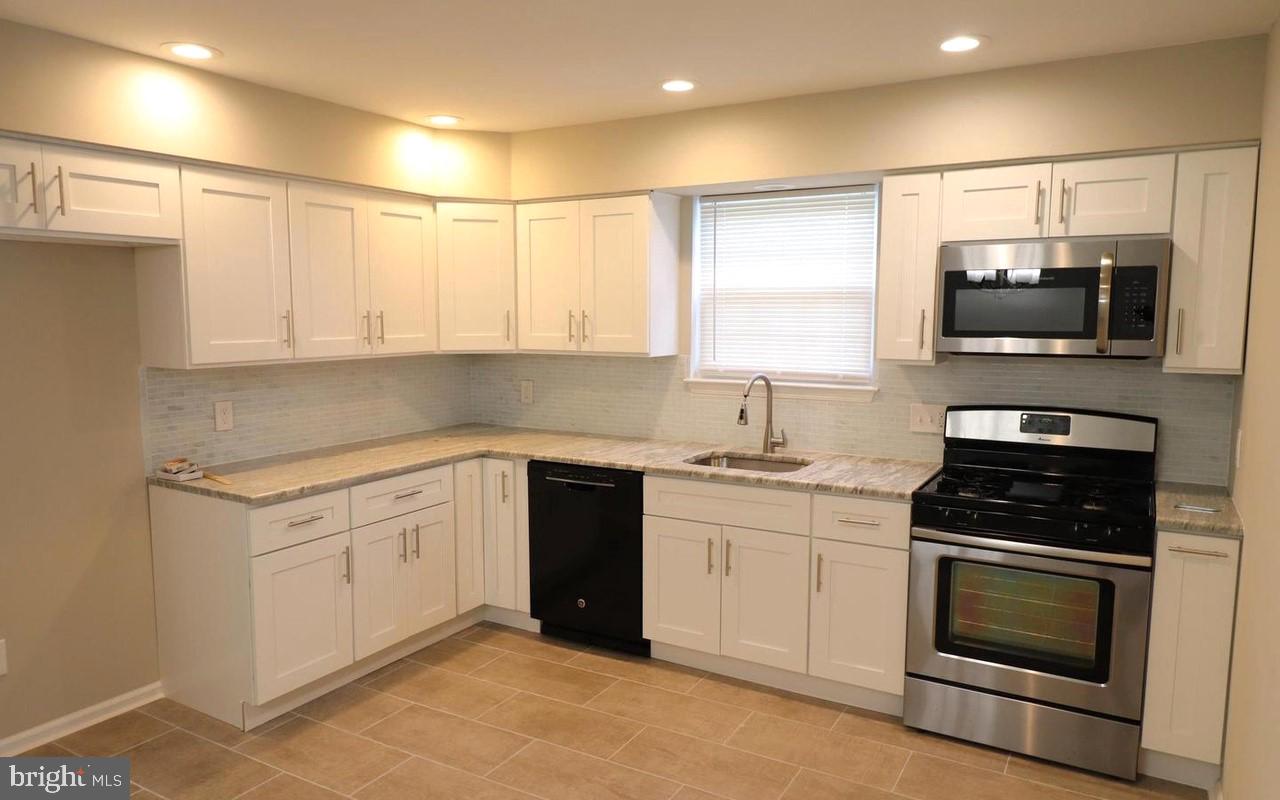 1207 Norwalk Road, Unit A Philadelphia, PA 19115 - Photo 3 of 28
