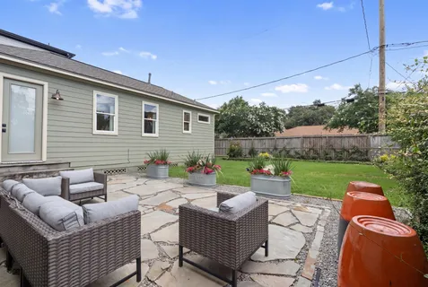 $835,000 | 2210 Chantilly Lane, Houston, TX 77018