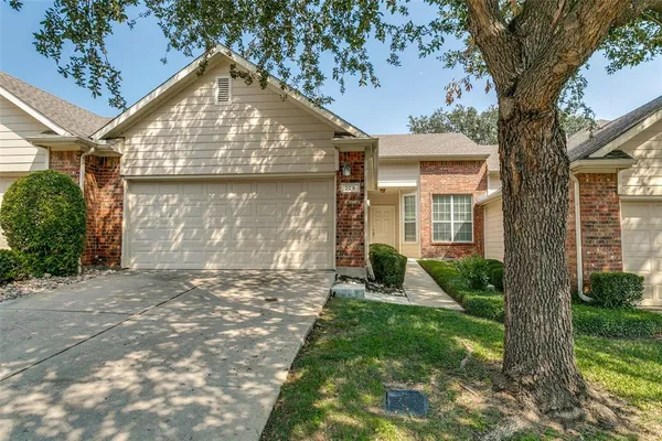 $319,500 | 229 Bexar Drive, Lewisville, TX 75067