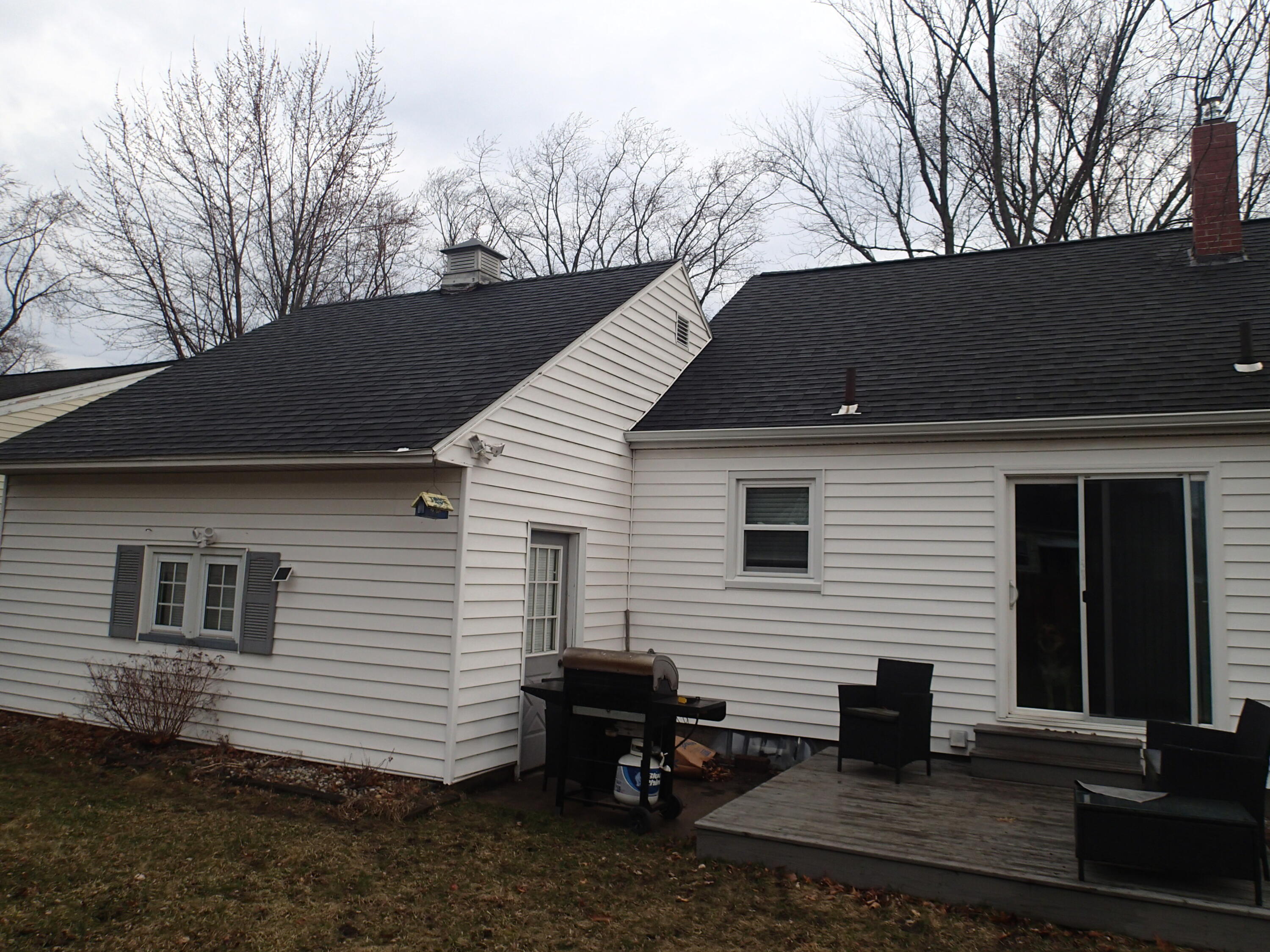 1033 Drexel Road Muskegon, MI 49441 - Photo 2 of 19 P3300027