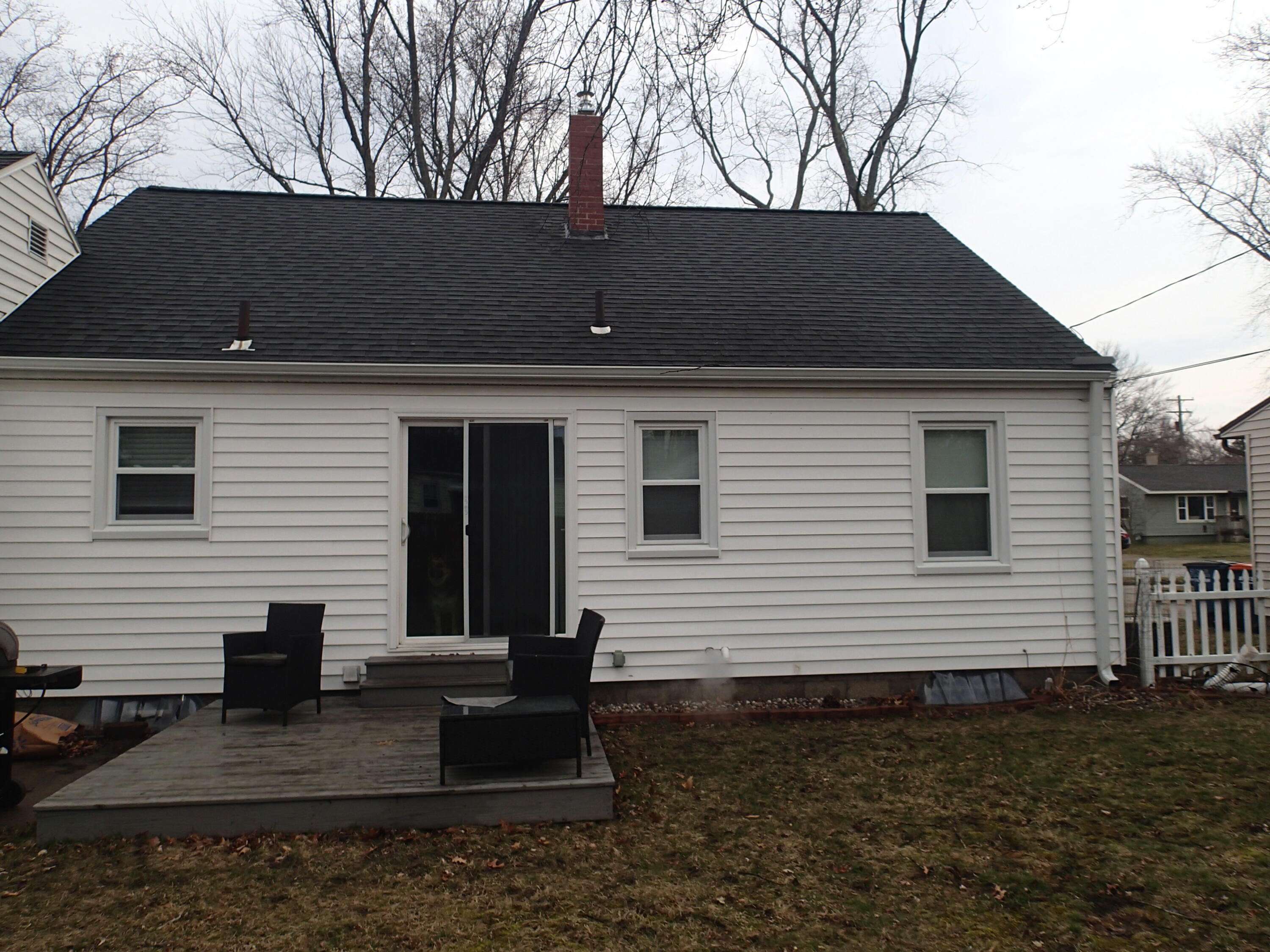 1033 Drexel Road Muskegon, MI 49441 - Photo 3 of 19 P3300028