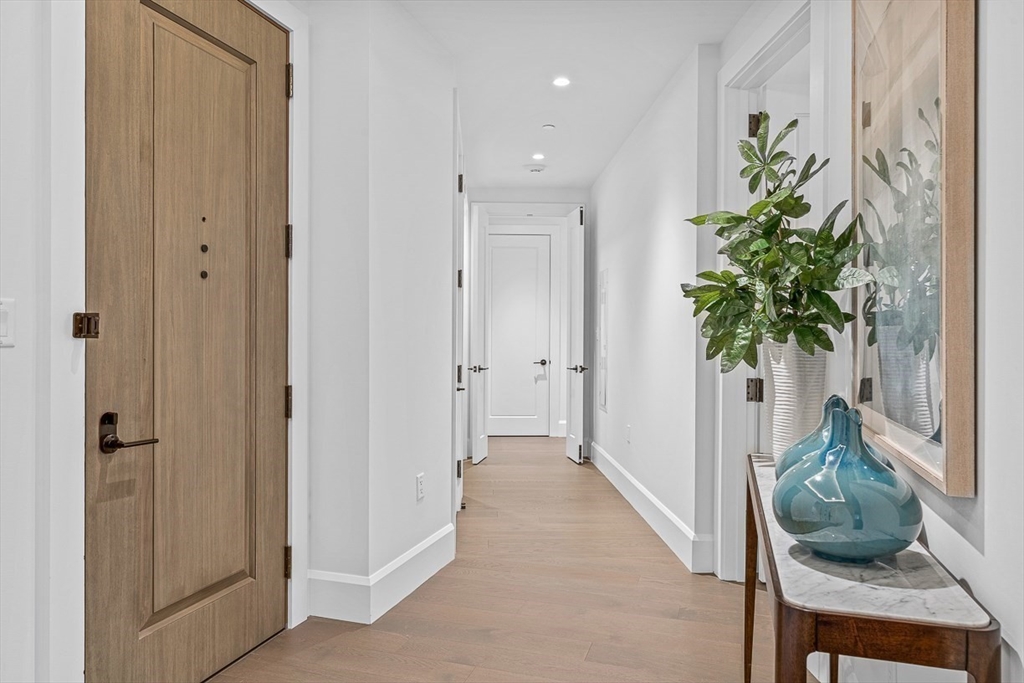 40 Trinity Place, Unit PH34D Boston, MA 02116 - Photo 29 of 37