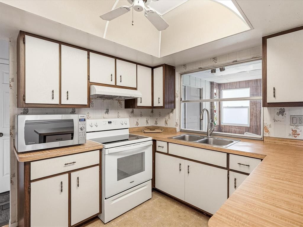 1387 Hayworth Road Port Charlotte, FL 33952 - Photo 15 of 40 Gallery Image 15